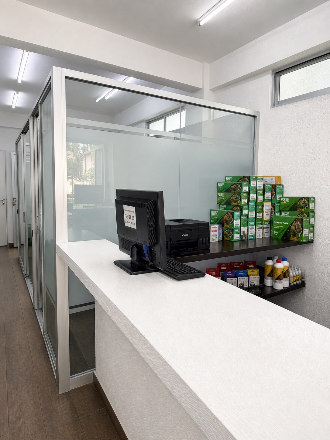 Recepción y mostrador de Chemical EXS